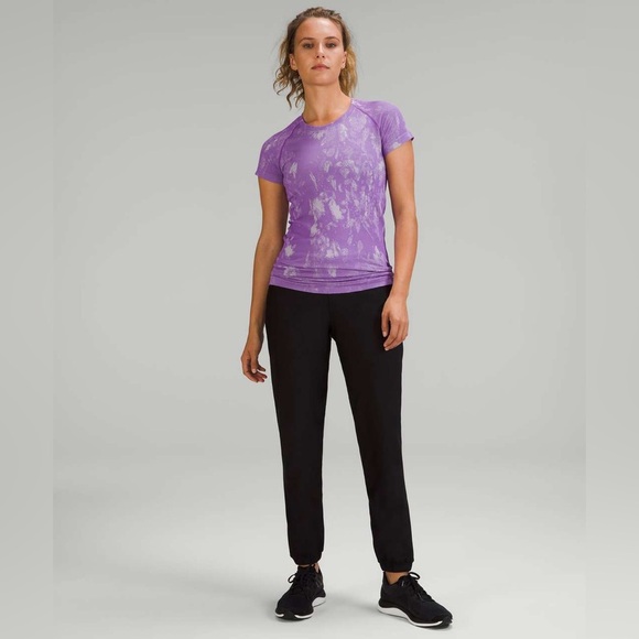 NWOT Lululemon Purple Swiftly Tech Short Sleeve Sport Shirt 2.0 Size 8 - Picture 4 of 8